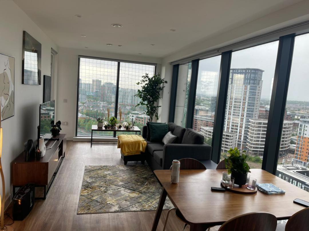 Luxury 2 Bedroom En-Suite Apartment Balcony Views Manchester Exterior foto
